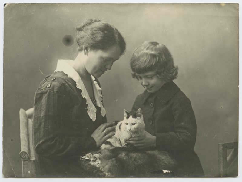 foto, Anna ja Olev Kukk, kass, Venemaa, Zeja, u 1917
