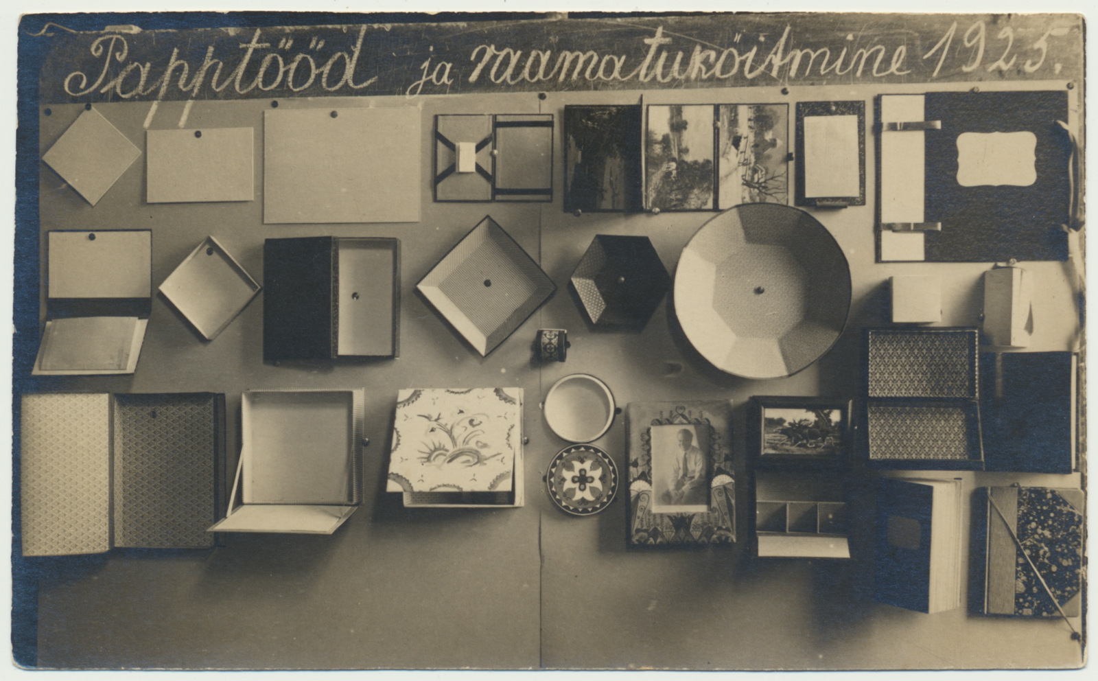 foto, Vana-Põltsamaa vald, Paduvere algkooli õpilaste näitus, 1925, foto N. Busch