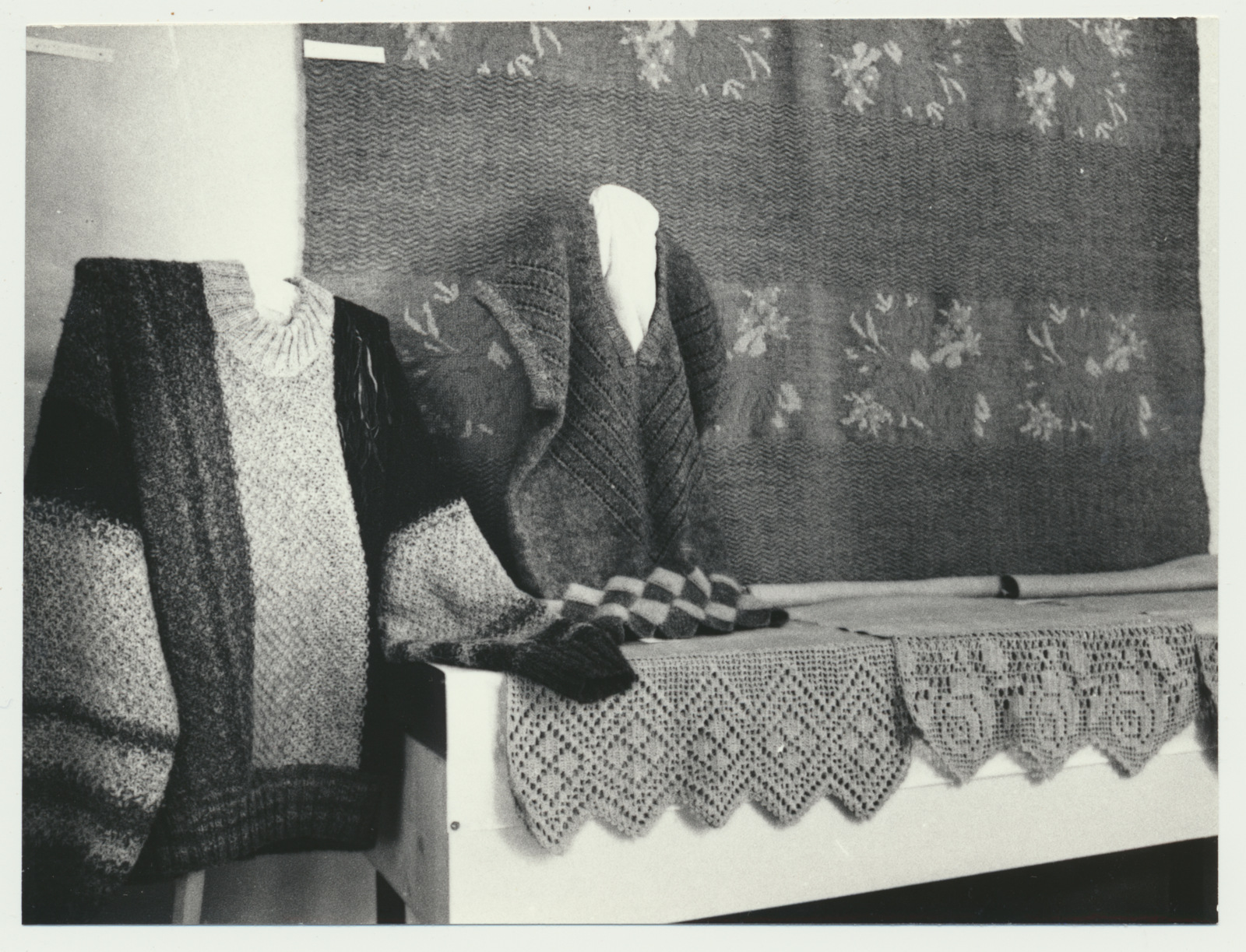 foto, Viljandi Muuseum, muuseumi käsitööring'i näitus, 1988, foto E. Veliste