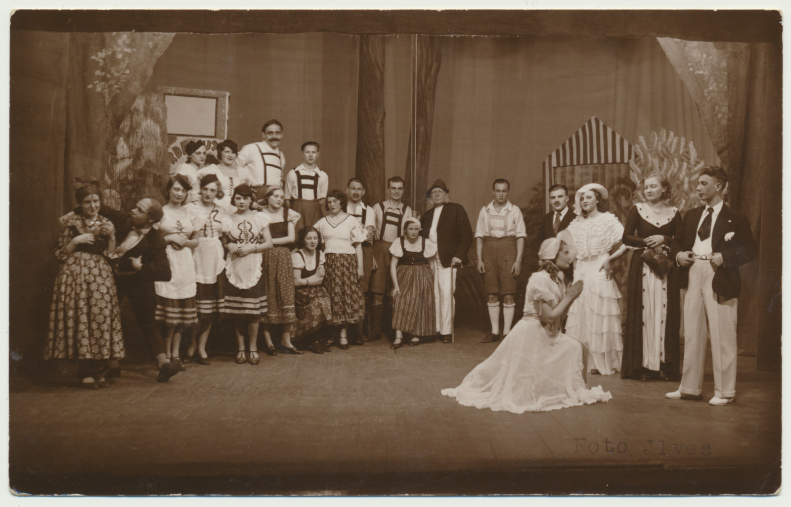 foto, Viljandi, taidlusteater, operett "Viinamäe Liisi", 1935, foto A. Järvekülg