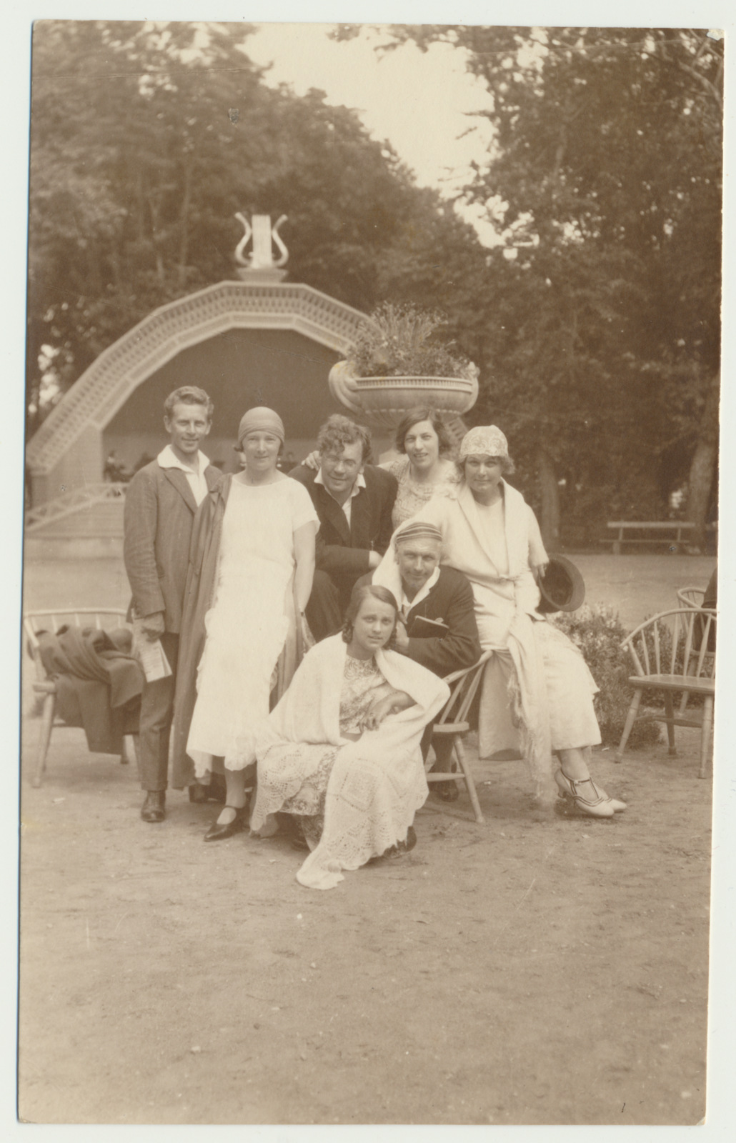 foto, Toomas Tondu (Jüri Koik) näiteseltskonnaga?, u 1913