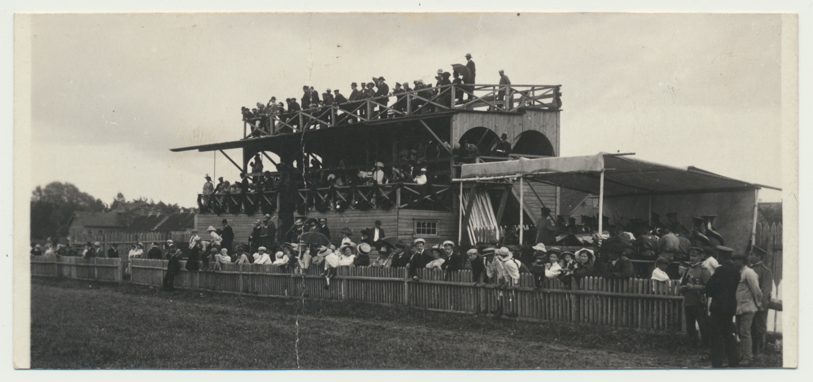 foto, Viljandi, Uus tn, hipodroom, publik, orkester, u 1910