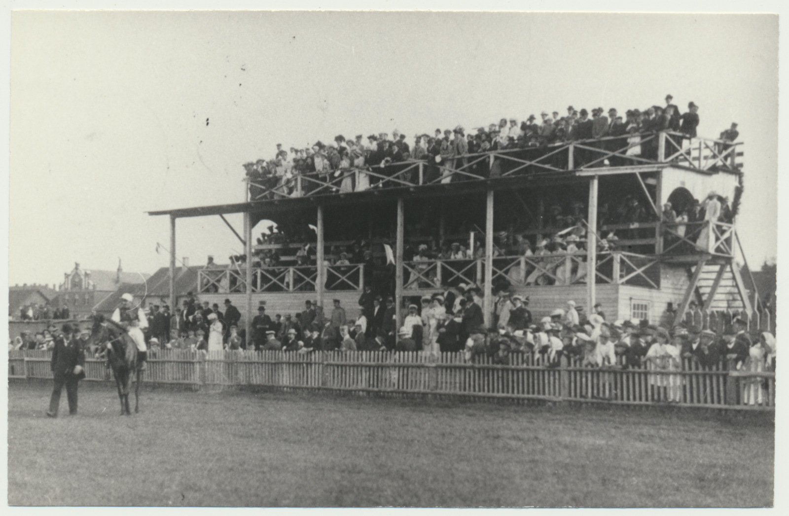 fotokoopia, Viljandi, Uus tn, hipodroom, publik, hobune ratsanikuga, u 1910