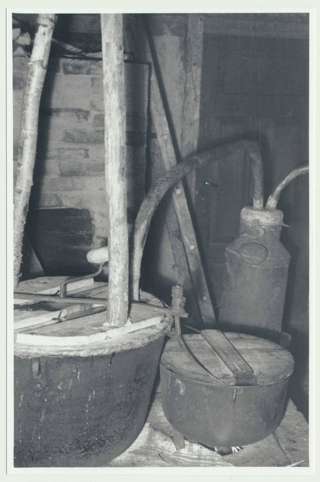 foto, Raplamaa, alkoholi destilleerimine (puskari tegemine), 1959, foto L. Kadalipp