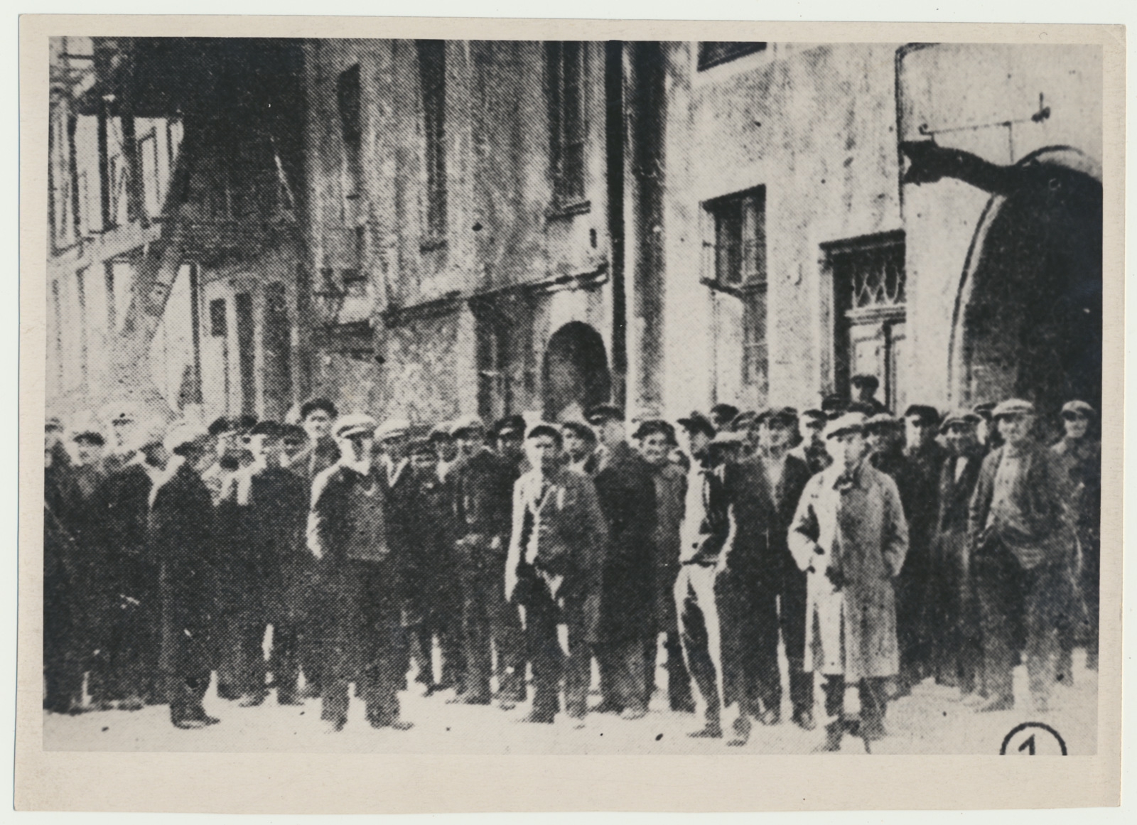 fotokoopia, Tallinn, töötud töötubörsi ees, u 1919?