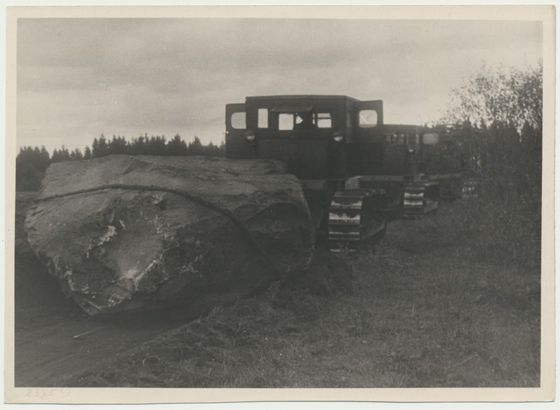 foto, Viljandimaa, kolhoos Koit, kivivedu traktorid, 1951