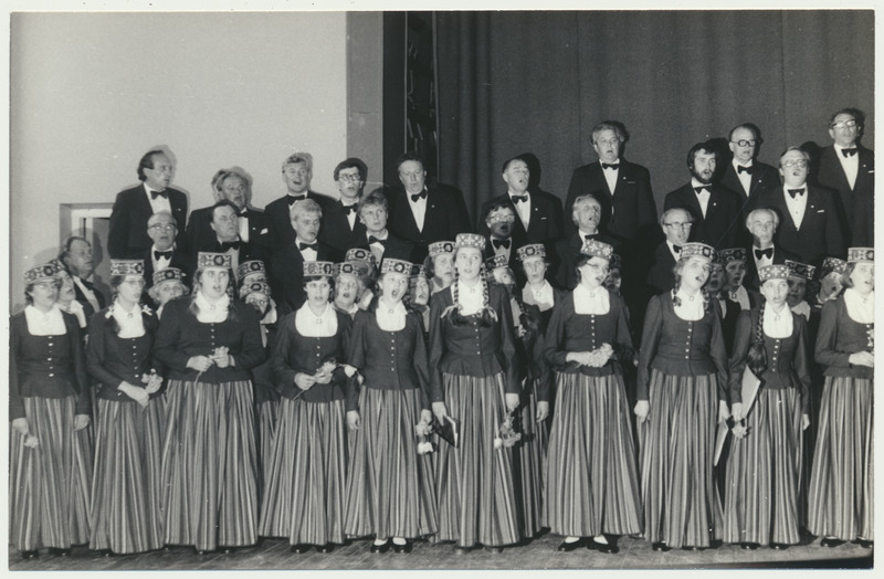 foto, Viljandimaa, Suure-Jaani, meeskoor Sakala ja naiskoor Sakta ühiskontsert, 1980