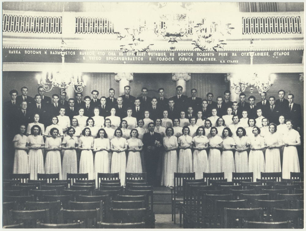 foto, segakoor Koit, Tartu Ülikooli aulas, 1955