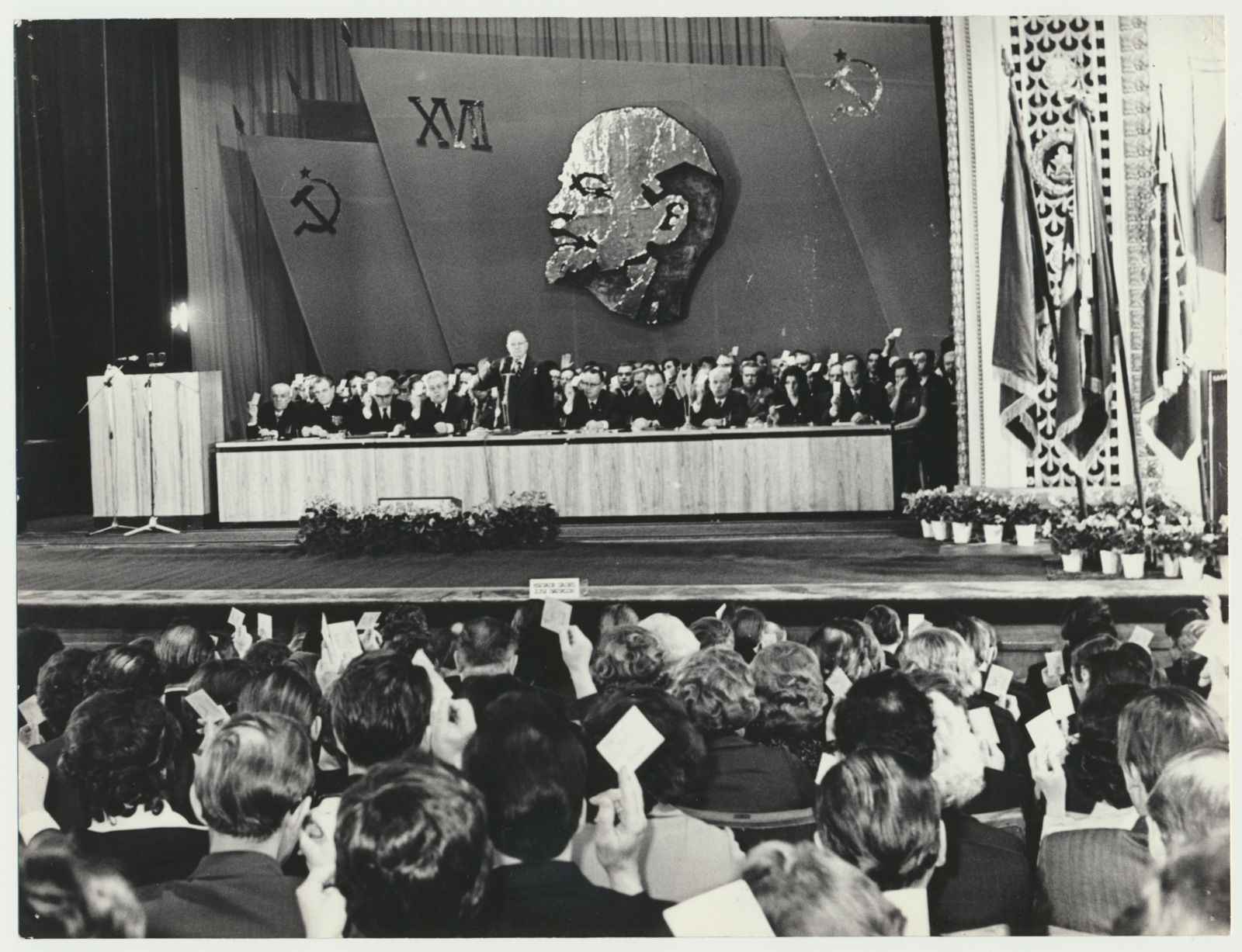 foto EKP XVII kongress, presiidium 1976 foto ETA