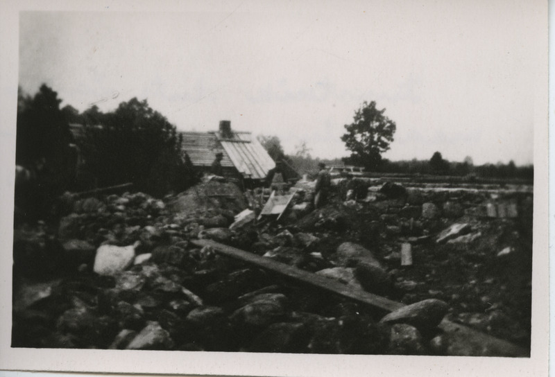 Kunstnik Ants Laikmaa elumaja vundamendi rajamine Taeblas 1920. aastal.