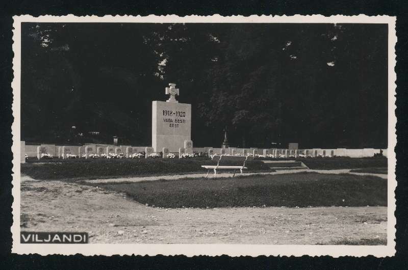 fotopostkaart, Viljandi, Eesti Vabadussõjas langenute kalmistu, u 1938, foto M. Teng?