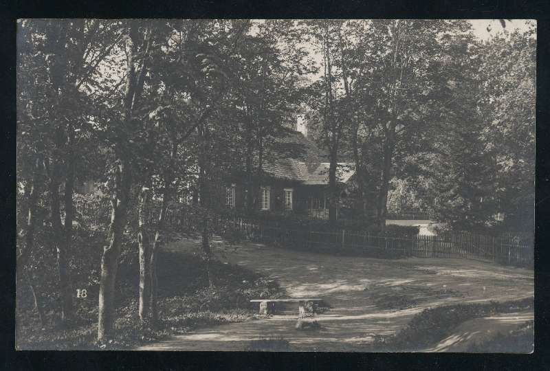 fotopostkaart, Viljandi, I Kirsimägi, vana mõisahoone (vana loss), u 1915, foto J. Riet?