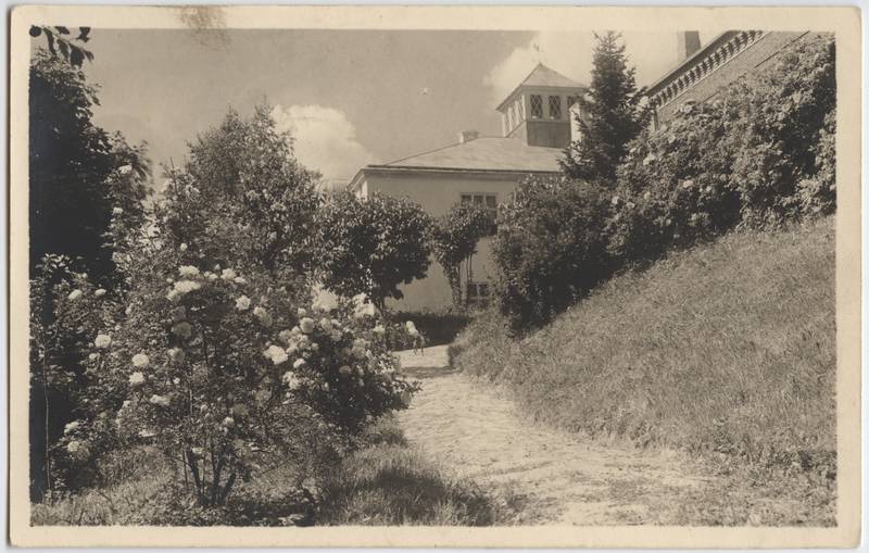 fotopostkaart, Viljandi, Jakobsoni tn 42, VEHS-i kool, aed, u 1934, foto T. Parri