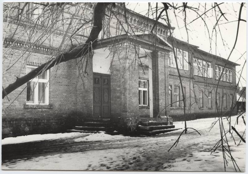 foto, Viljandi, Jakobsoni tn 42,  J. Köleri nim Viljandi IV Keskkool, algklasside maja, 1982, foto E. Veliste