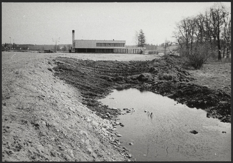 foto, Viljandi, järveäärne piirkond, endine kruusaaugu maa-ala, planeerimistööd, restoran Vikerkaar, mai 1982, foto E. Veliste