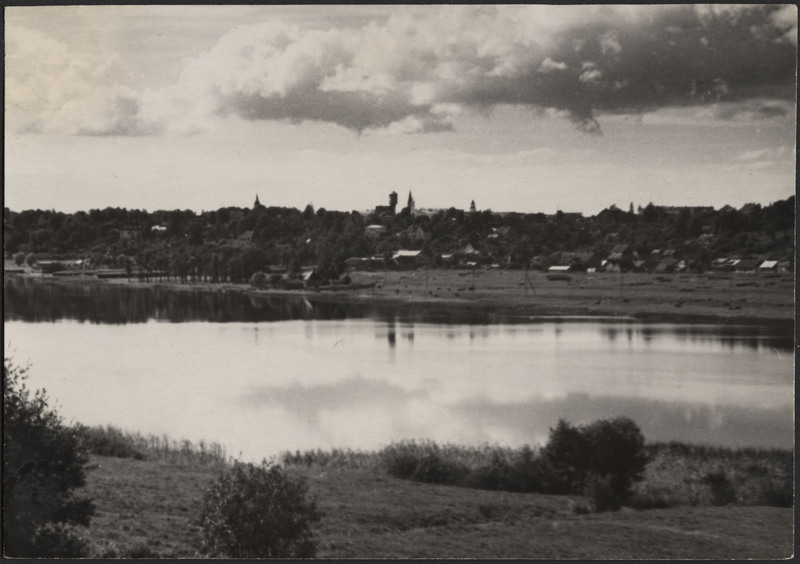 foto, Viljandi, vastaskallas, järv, majad mäeveerul, u 1965, foto A. Kiisla?