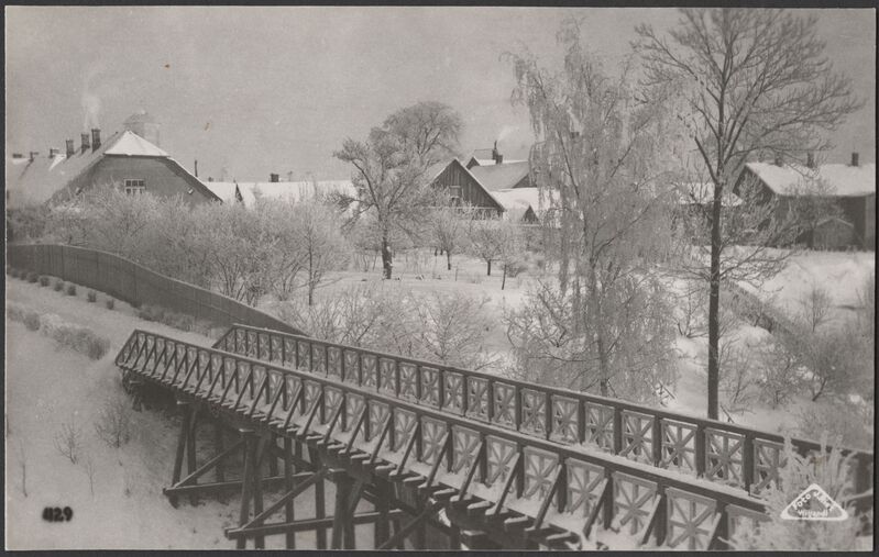 fotopostkaart, Viljandi, Varese sild, linnapoolne osa, elamud Lossi tn ja Pikk tn, talv, u 1935, foto J. Riet
