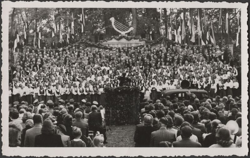 fotopostkaart, Viljandi laulupidu, esinejad, publik, 1943