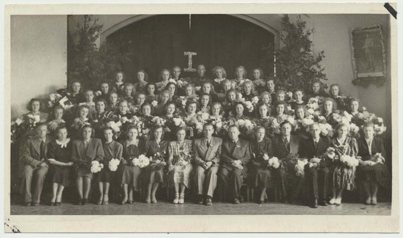 foto, Viljandi Pedagoogiline kool, 1. lend, 1952 (oli 1949-1958 Hariduse tn 2)