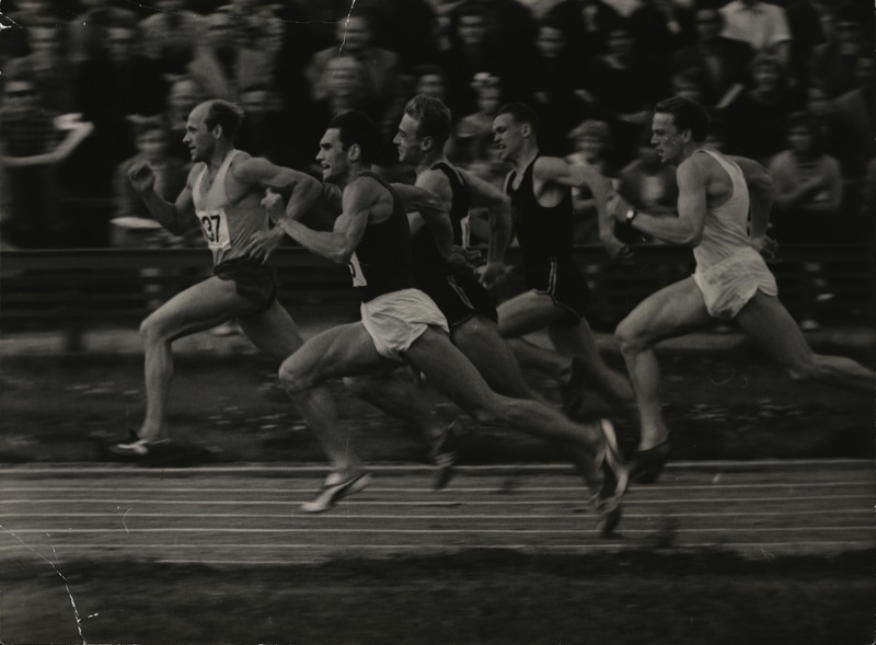 Eesti meistrivõistlused kergejõustikus 1961 Viljandis. Meeste 100 m finaaljooks