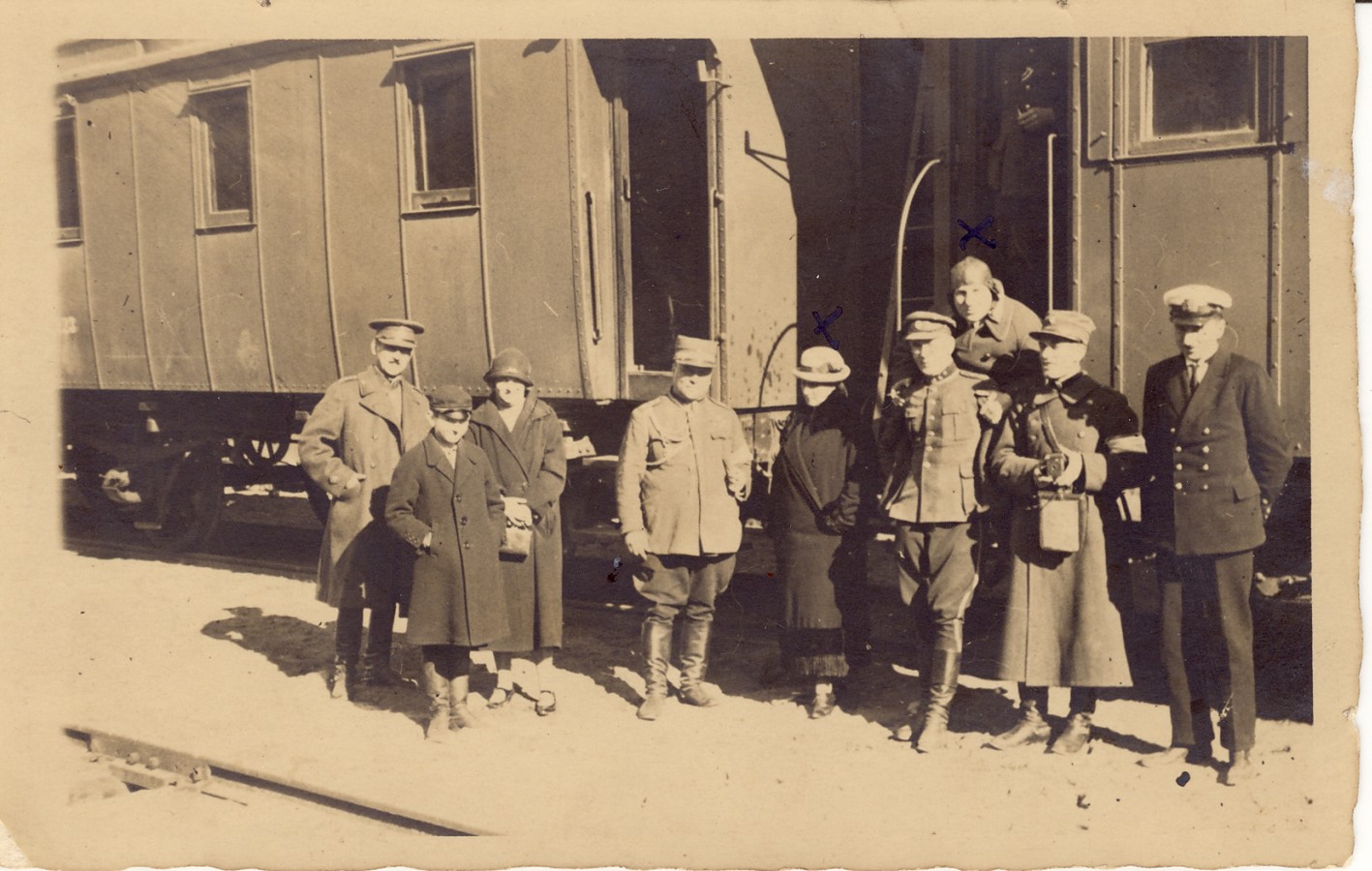 Sangaste mõisa valitseja A. Witte, E. Berg ja teised Puka raudteejaamas