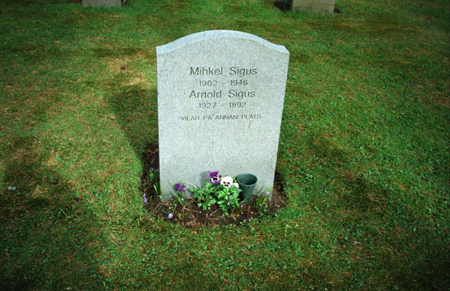 Eestlaste haud Metsakalmistul, Skogskyrkogården