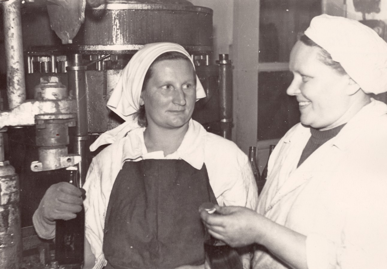 Valga Veinitehase töötaja Alma Puusta