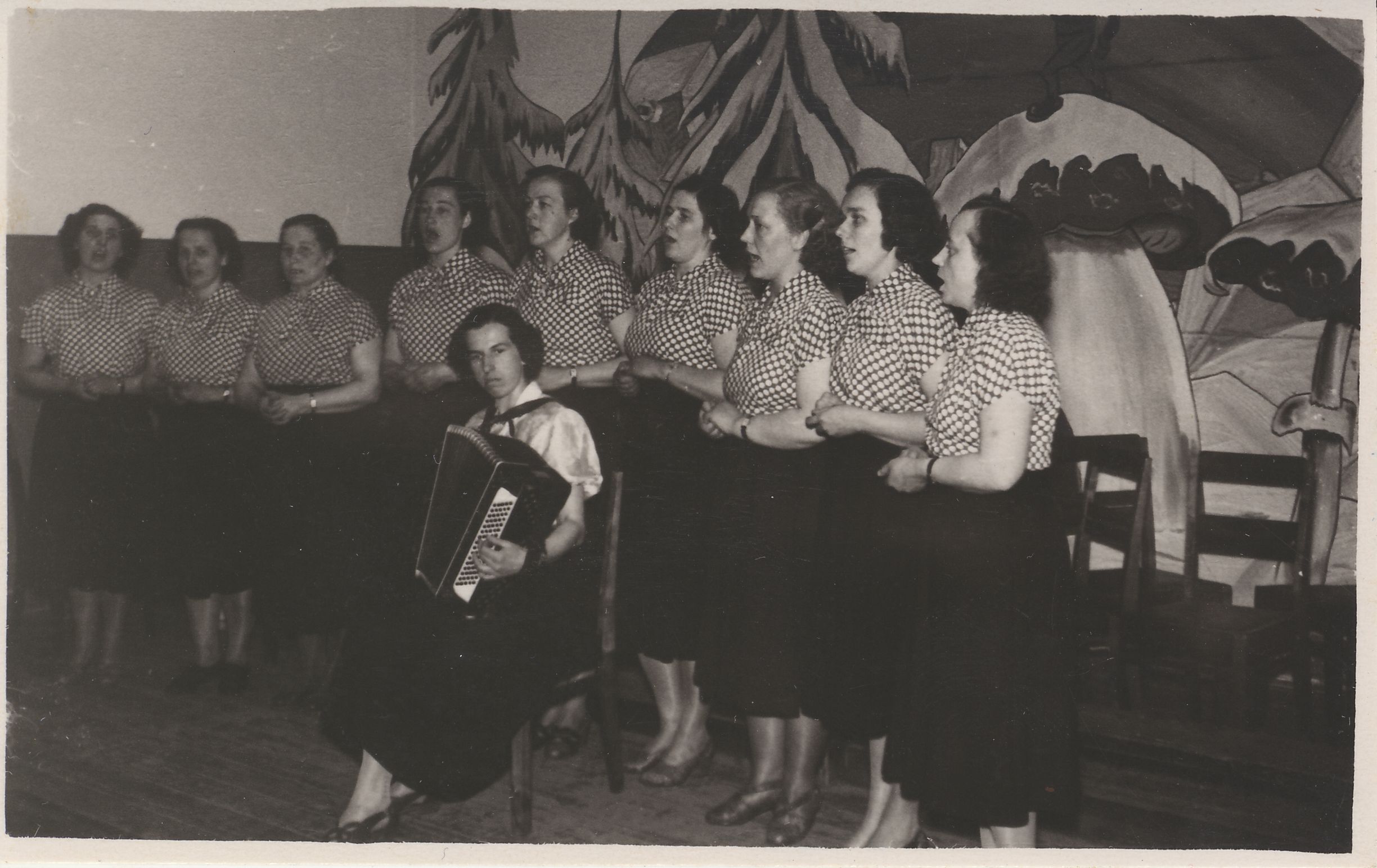 Hargla rahvamaja naisansambel