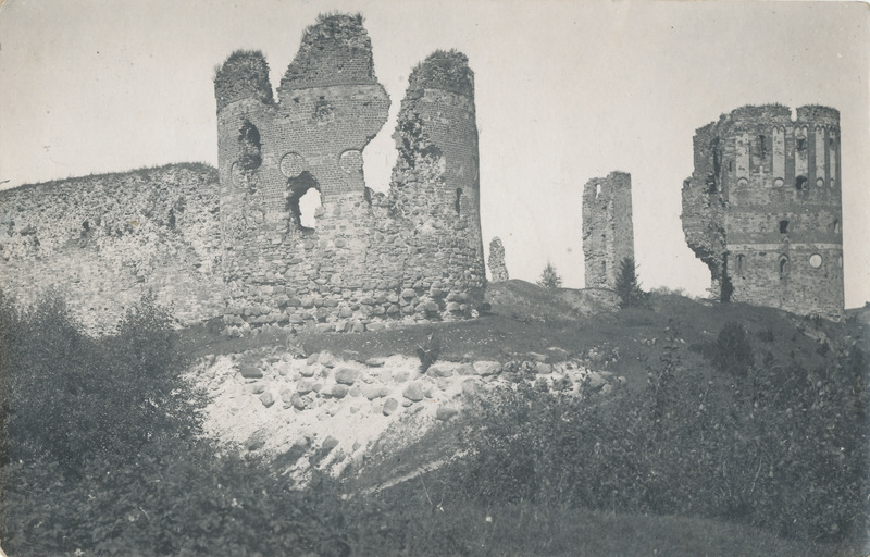 Vastseliina lossi varemed