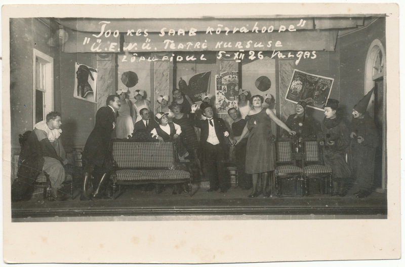 Stseen näidendist "Too, kes saab kõrvahoope"