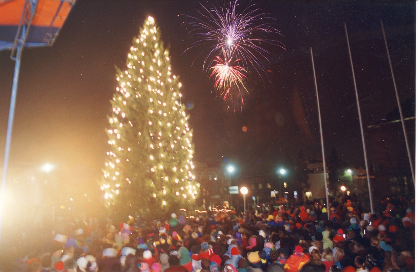 Valga jõulukuusk tuledesäras