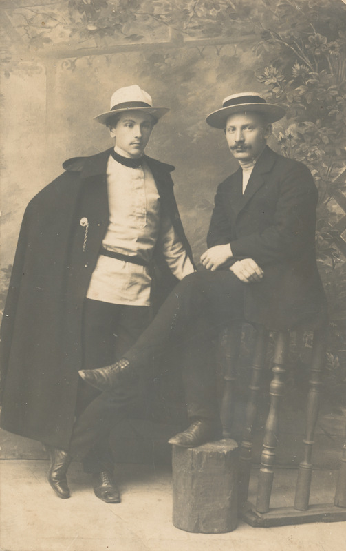 Laanemetsa Anni talu perepojad Kuksid