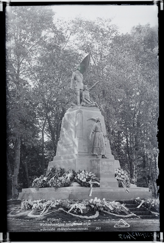 fotonegatiiv, Viljandi, Vabadussõja mälestussammas, 19.09.1926, foto J. Riet