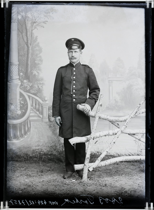 fotonegatiiv, Torbek, mees vormis, täisportree, 1903 foto J.Riet