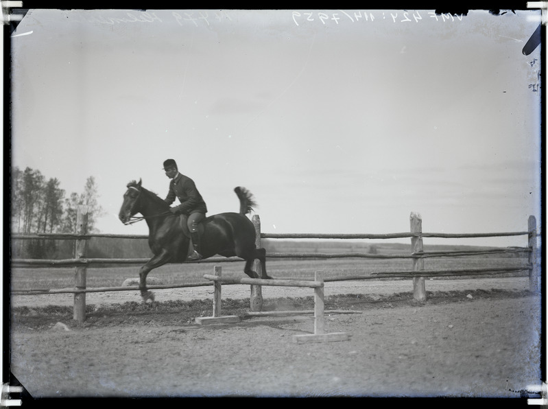 fotonegatiiv, von Helmersen, mees, hobune, ratsutamine, Karula (Uue-Võidu) mõis, 1913 foto J.Riet