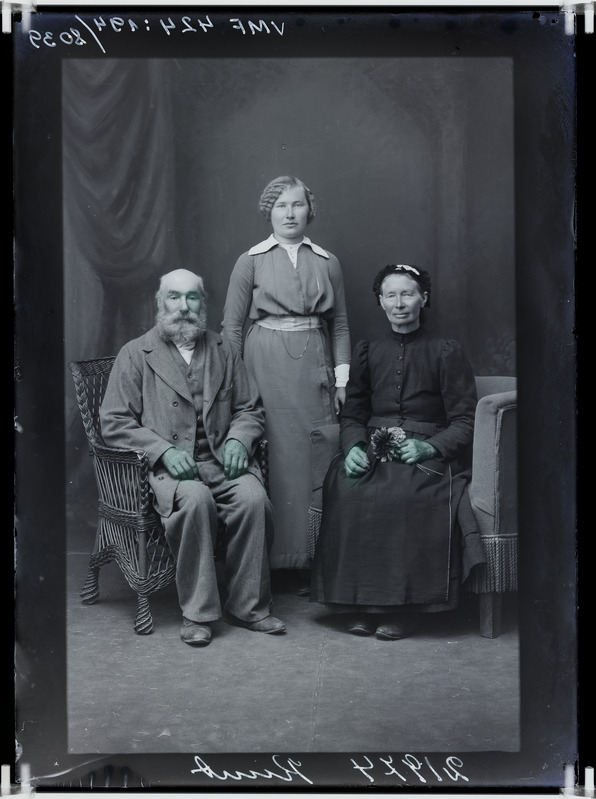 fotonegatiiv, Ruut, pere, täisportree 1916 foto J.Riet