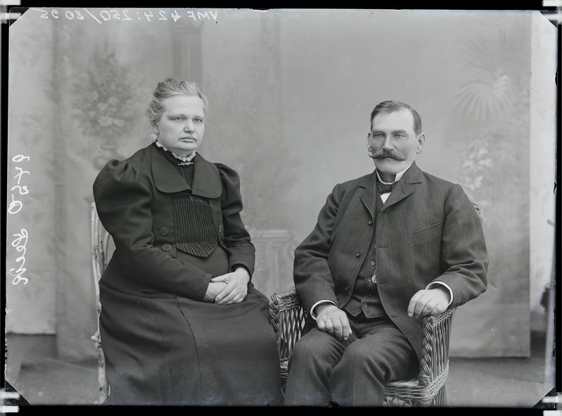 fotonegatiiv, Leik, mees, naine, 4/5 portree, 1909 foto J. Riet