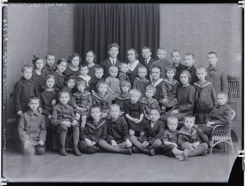 fotonegatiiv, Viljandi, Jakobsoni tn 21, 1astekodu, grupp, 1926 foto J.Riet