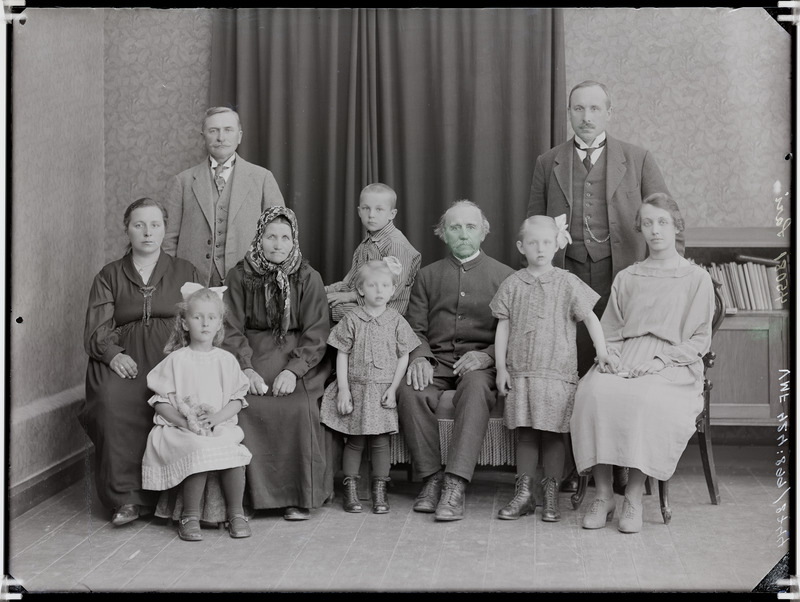 fotonegatiiv, Viljandi, perekond Sari, 1925 foto J.Riet