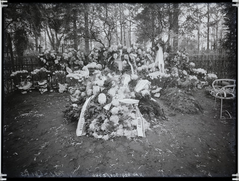 fotonegatiiv,  Viljandi, Johannes Eduard Pohl'i matus, hauaküngas, Vana kalmistu, 1929  foto J.Riet