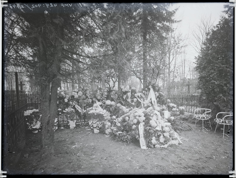 fotonegatiiv,  Viljandi, Johannes Eduard Pohl'i matus, hauaküngas, Vana kalmistu, 1929  foto J.Riet