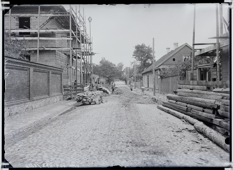 fotonegatiiv, Viljandi, Jakobsoni tn, nr 14 maja (von Wolff) ümberehitus, nr 33 ehitus, 1913 foto J.Riet