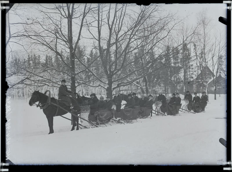 fotonegatiiv, Viljandi? Hobused, saanid, inimesed 1912 foto J.Riet
