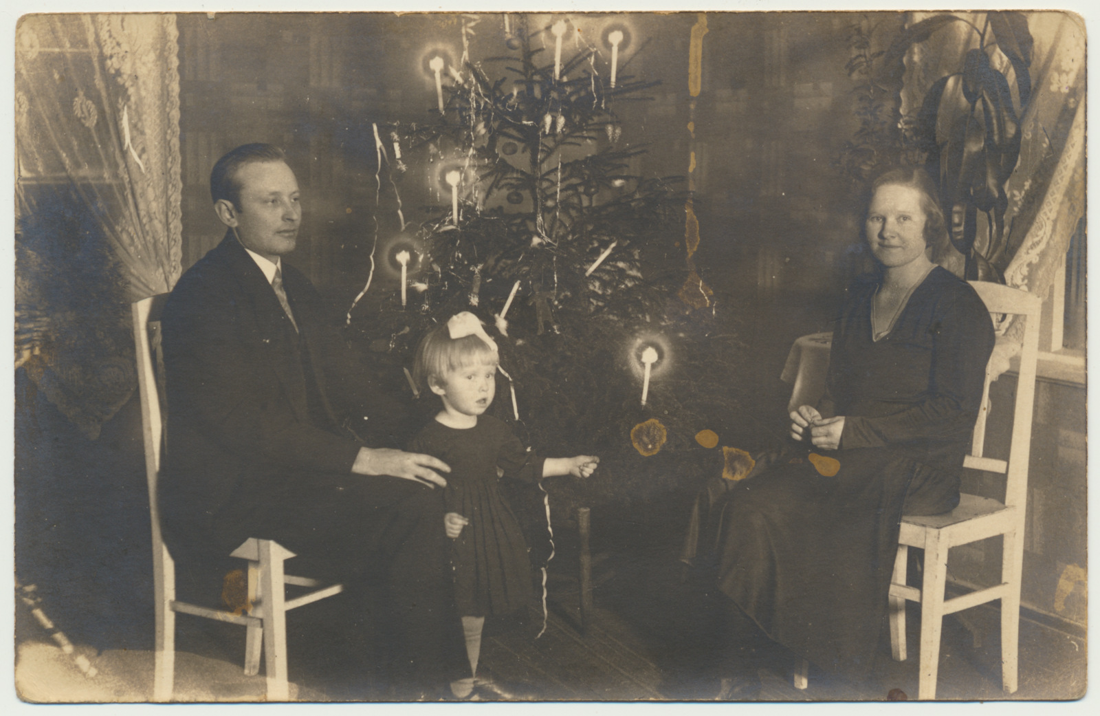foto, Karl Lindemann (Lindam) õde Linda perega, jõulud, jõulukuusk u 1945