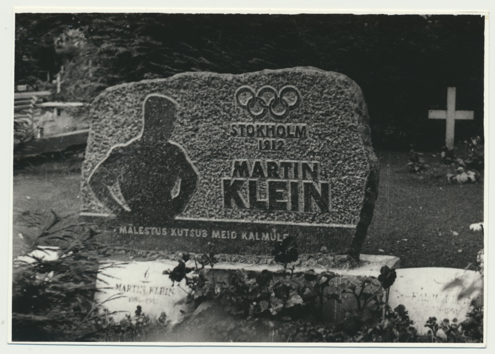 foto, Tarvastu khk, M.Kleini mälestuskivi, u 1985