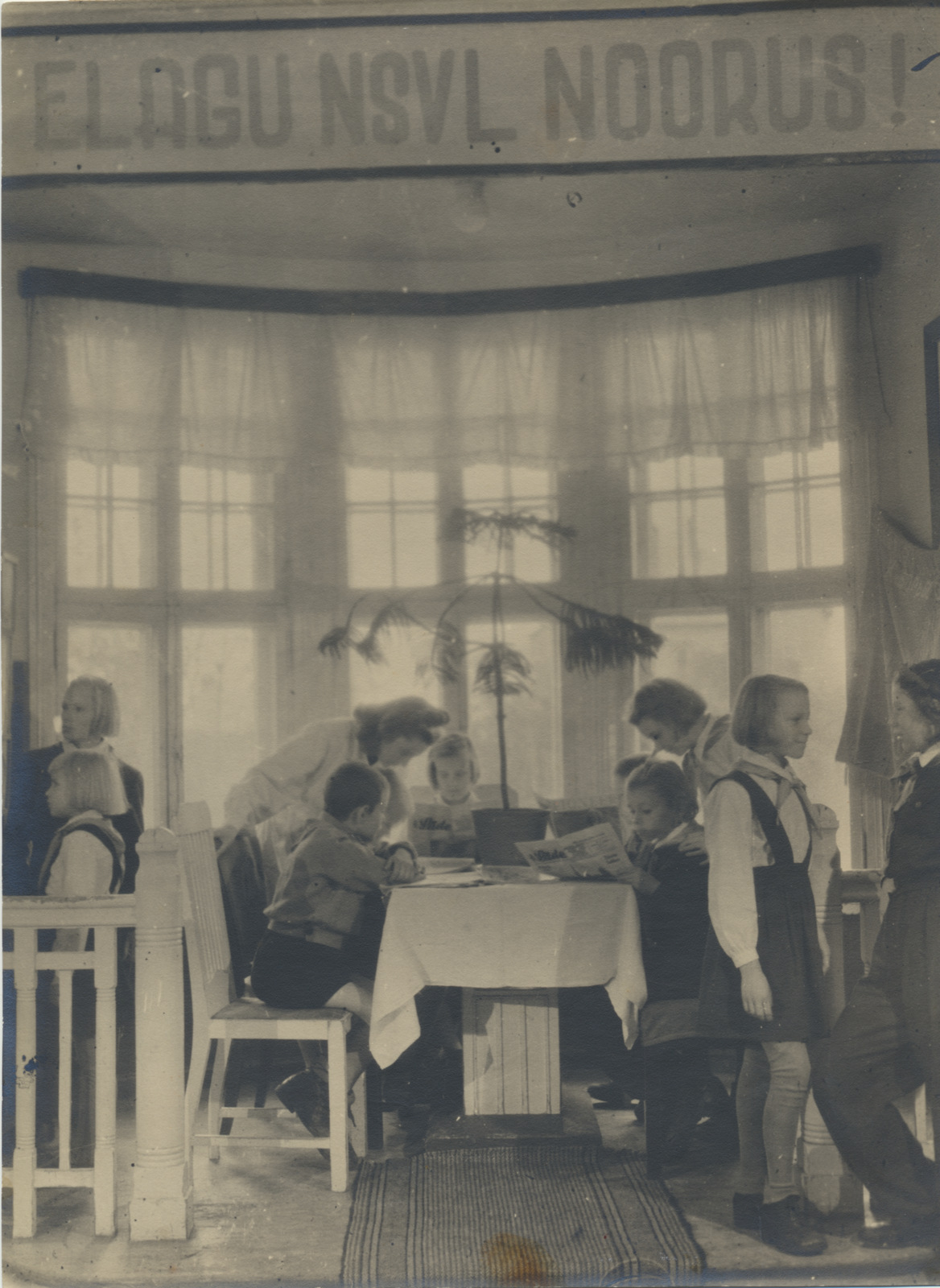 foto, Viljandi lastekodu, pioneerituba, u 1950, V. Kingissepa tn 56 (A. Maramaa pst 14)