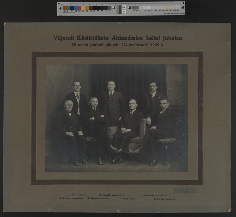 foto papil Viljandi Käsitööliste Abiandmise Seltsi juhatus 1925
