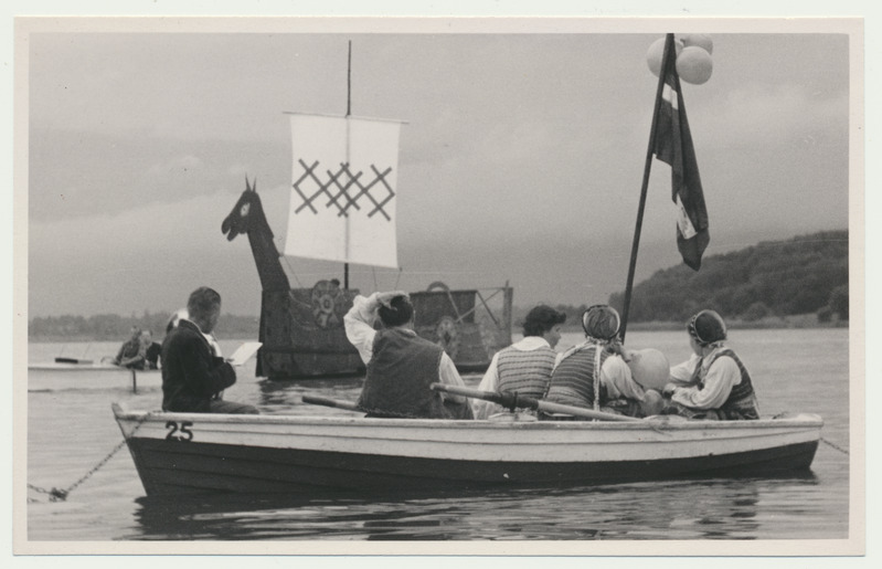 foto Viljandi rahvakunstiõhtu, paadid järvel, 25.06.1960 foto L. Vellema