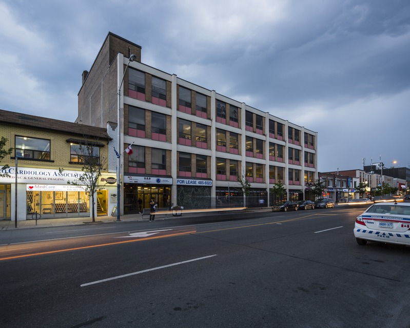 Belli kontorihoone Torontos 815 Danforth Ave. Välis-Eesti arhitekt Michael / Mihkel Bach
