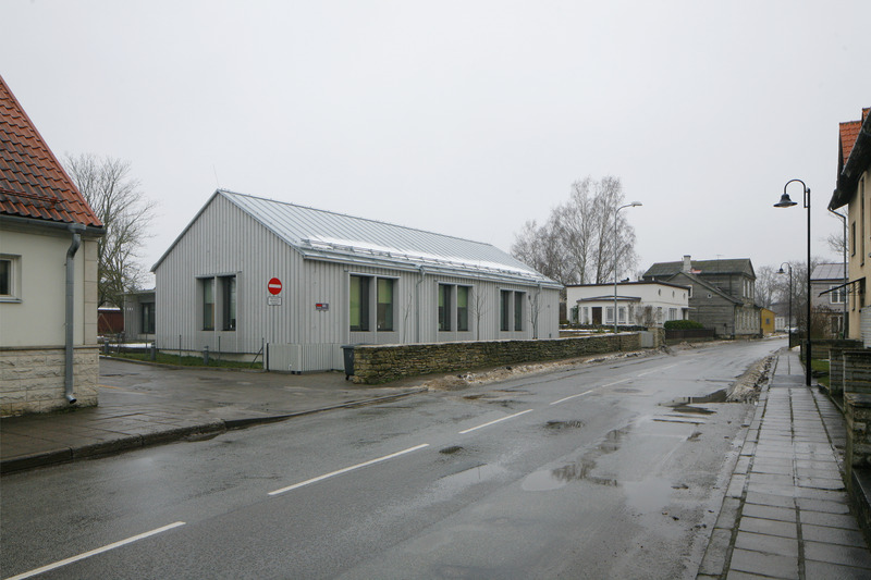 Kuressaare peremajad Tolli ja Kohtu tn nurgal. Arhitektuuribüroo Kavakava, arhitektid Siiri Vallner, Katrin Koov, Kaire Nõmm